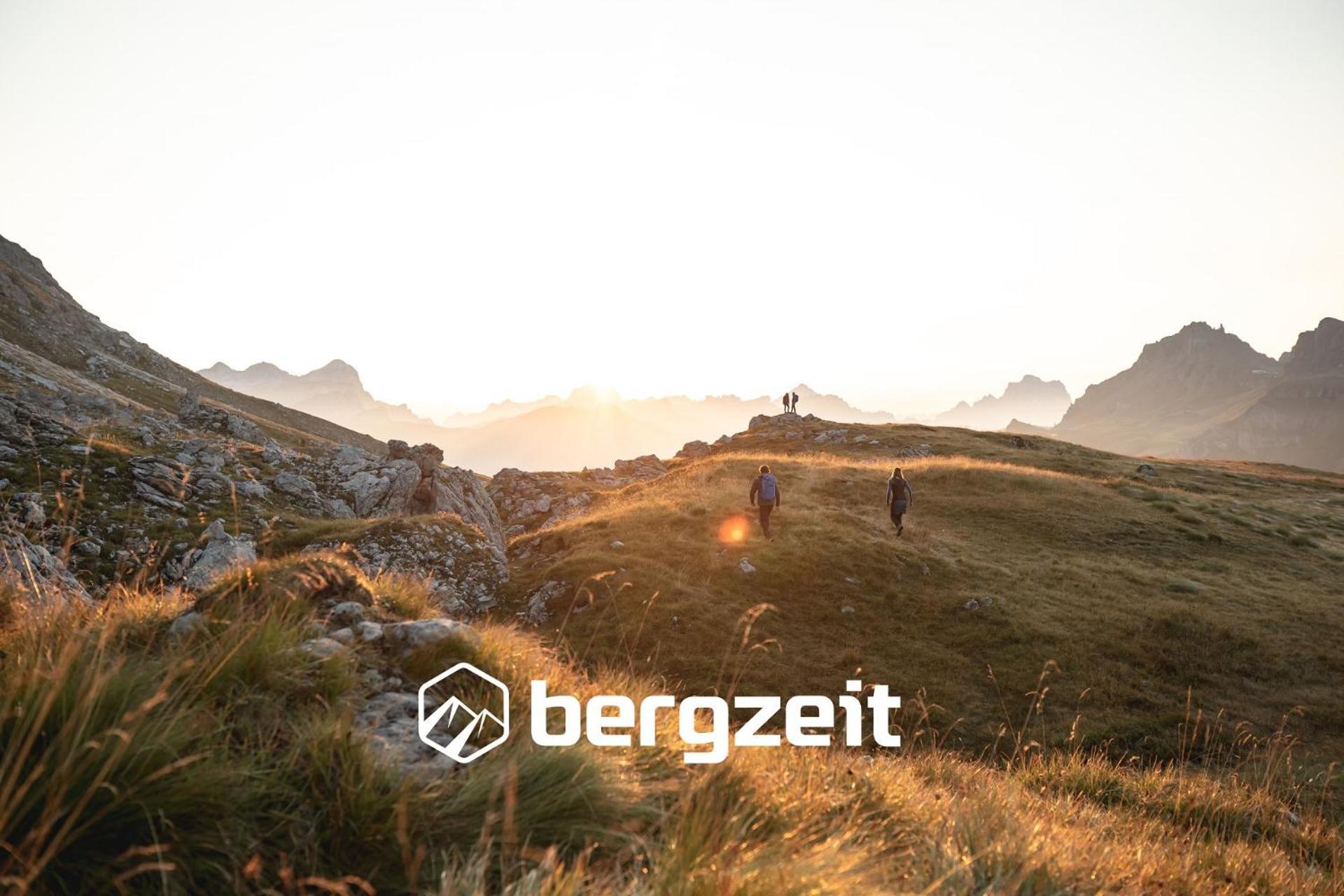Diese Einfache Unterkunft- Bergheimat Ist Nur Fuer Backpacker- Rucksacktouristen Und Radfahrer - Huettenfeeling Im Backpackerhoues- Ganz Einfach - Ganz Unkompliziert - Ganz Relaxd Villa Linthal Exterior foto