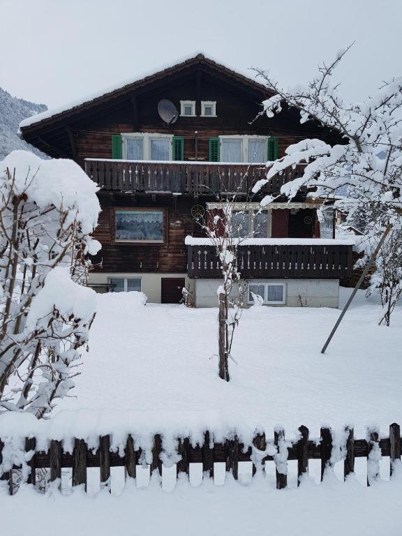 Diese Einfache Unterkunft- Bergheimat Ist Nur Fuer Backpacker- Rucksacktouristen Und Radfahrer - Huettenfeeling Im Backpackerhoues- Ganz Einfach - Ganz Unkompliziert - Ganz Relaxd Villa Linthal Exterior foto