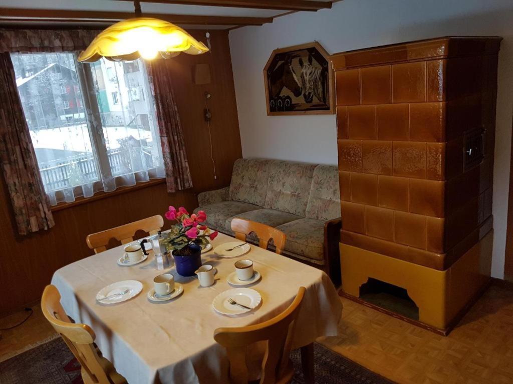 Diese Einfache Unterkunft- Bergheimat Ist Nur Fuer Backpacker- Rucksacktouristen Und Radfahrer - Huettenfeeling Im Backpackerhoues- Ganz Einfach - Ganz Unkompliziert - Ganz Relaxd Villa Linthal Exterior foto